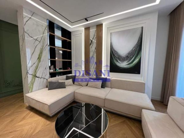 Tirane, jepet me qera apartament 2+1 Kati 8, 121 m² 1.650 Euro (Rruga e Barrikadave)