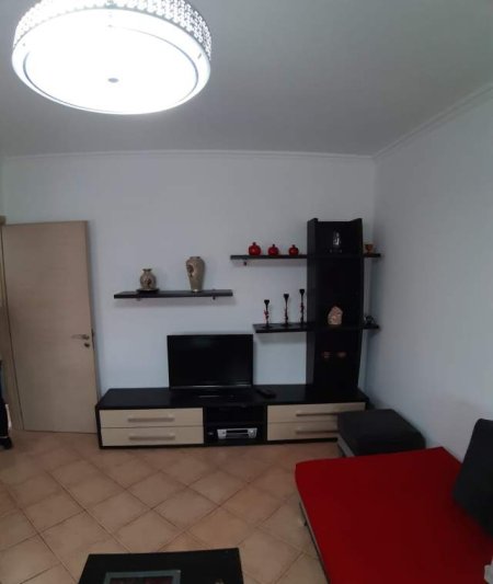 Tirane, jepet me qera apartament 1+1+BLK Kati 3, 55 m² 35.000 Leke (Marie logoreci)