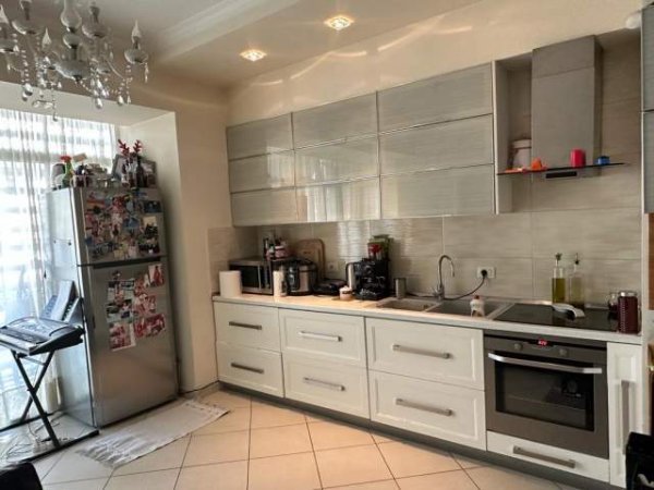 Tirane, jepet me qera apartament Kati 4, 70 m² 700 Euro (KOMUNA E PARISIT)