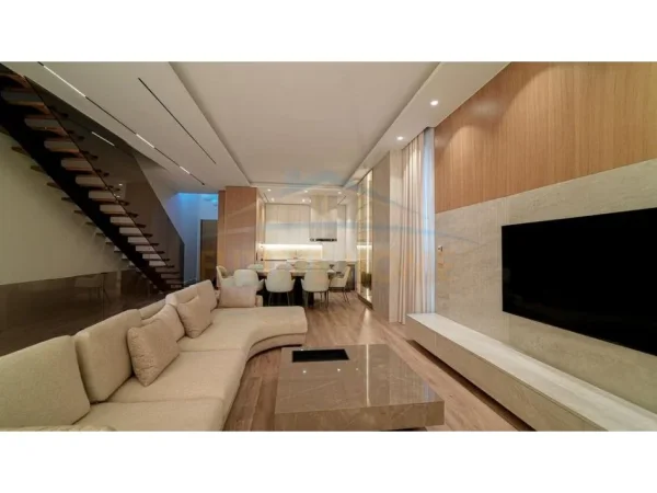 Tirane, jepet me qera Vile 3+1 , 359 m² 5.000 € (Luminor Residenc)