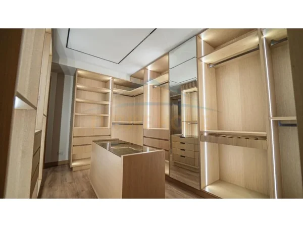 Tirane, jepet me qera Vile 3+1 , 359 m² 5.000 € (Luminor Residenc)