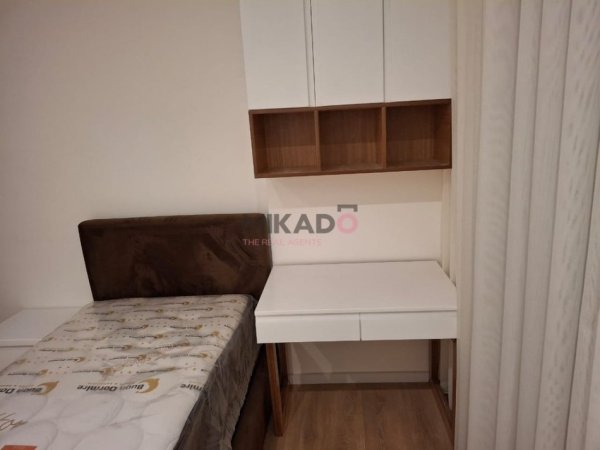 Tirane, jepet me qera apartament 3+1+Aneks+Ballkon Kati 2, 131 m² 1.100 € (Liqeni i Thate)