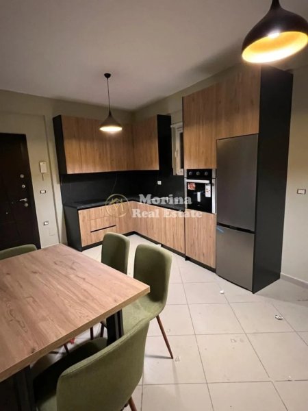 Tirane, jepet me qera apartament 2+1 Kati 3, 100 m² 700 € (Kopshti Botanik)