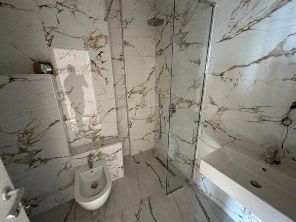 Tirane, shitet apartament 2+1 Kati 6, 100 m² 