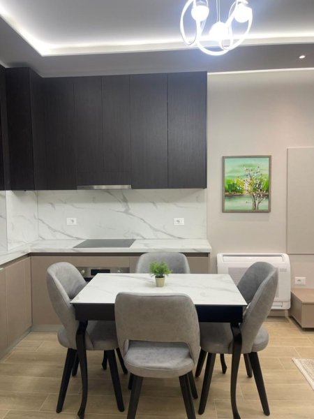 Tirane, jepet me qera apartament 1+1 Kati 5, 65 m² 850 € (Komuna e Parisit (pranë Olimpikut))