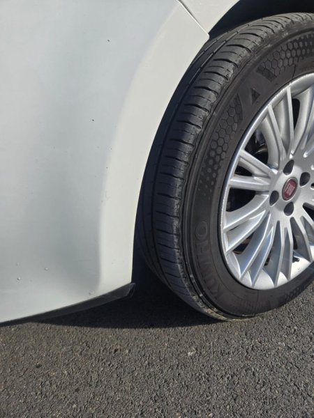 Tirane, shitet makine Fiat Nafte, e bardhë manuale Kondicioner 166.000 km 3.000 €