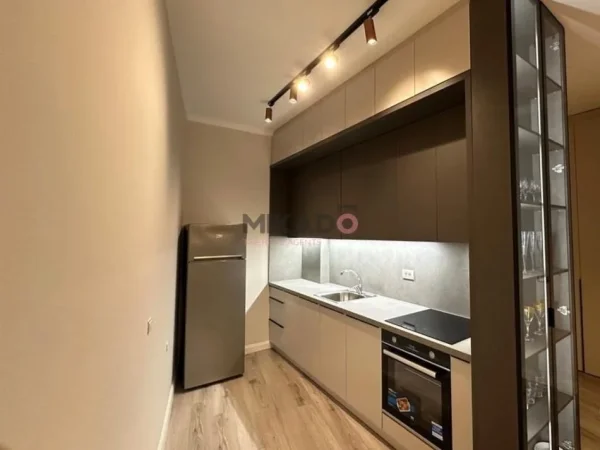 Tirane, jepet me qera apartament 1+1+Aneks Kati 2, 74 m² 680 € (Rose Garden Residence!)