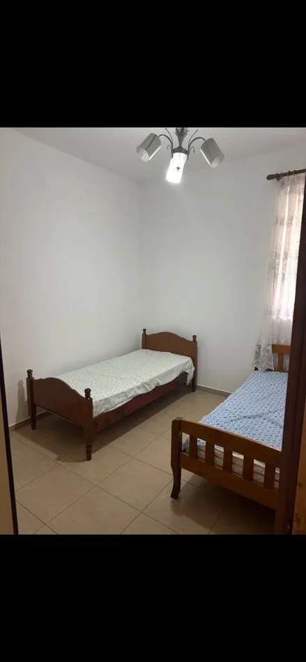 Tirane, jepet me qera apartament 1+1 Kati 0, 40 m² 330 € (Rruga Havzi Nela)