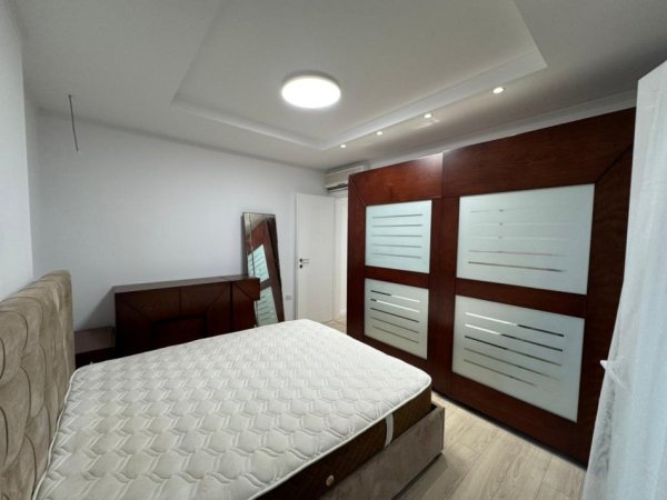 Tirane, jepet me qera apartament 2+1 Kati 3, 900 €