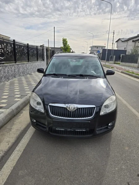 Tirane, shitet makine Scoda fabia Nafte, manuale Kondicioner 240 km 3.000 €