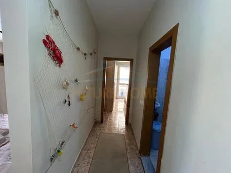 Mali Robit, shitet apartament 1+1 Kati 5, 75 m² 83.000 €