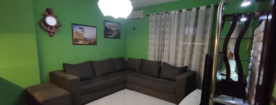 Tirane, jepet me qera apartament 1+1+Ballkon Kati 4, 84 m² 500 € (YZBERISHT)