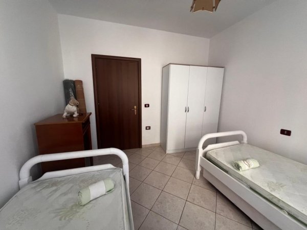 Tirane, jepet me qera apartament Kati 2, 1 m² 50000 mije