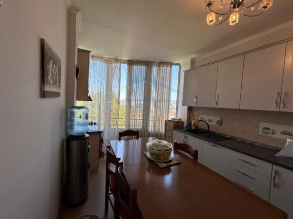 Mali Robit, shitet apartament 2+1 Kati 5, 75 m² 90.000 €