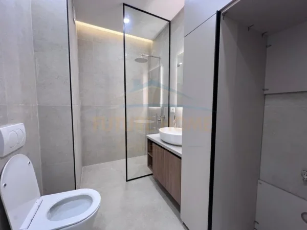 Tirane, shitet apartament 2+1 Kati 4, 86 m² 242.000 € 