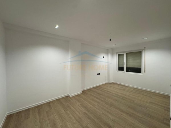 Tirane, shitet apartament 2+1 Kati 2, 109 m² 125.000 € 