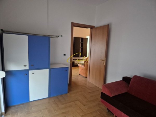 Tirane, jepet me qera apartament 2+1 Kati 2, 90 m² 700 € (MYSLYM SHYRI)