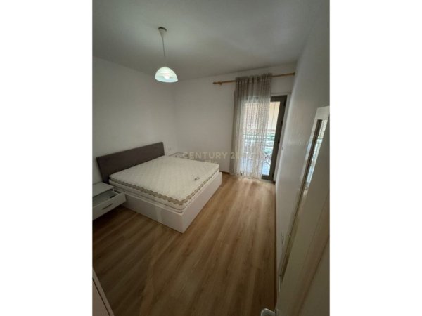 Tirane, jepet me qera apartament 1+1 Kati 1, 750 m² 750 € (DELIJORGJI)
