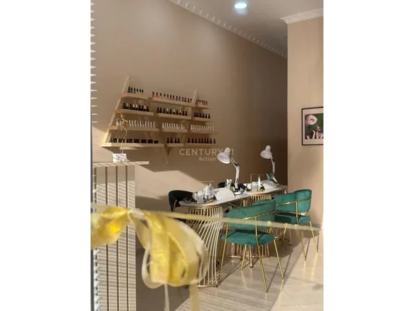 Tirane, jepet me qera apartament 1+1 Kati 1, 750 m² 750 € (DELIJORGJI)