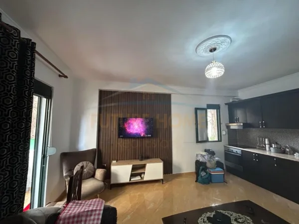 Mali Robit, shitet apartament 1+1 Kati 3, 63 m² 98.000 € 