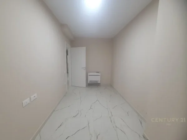 Tirane, jepet me qera zyre Kati 4, 100 m² 1.000 € (DONIKA CENTER)