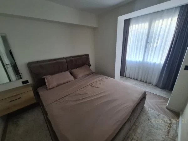 Tirane, jepet me qera apartament 1+1 Kati 2, 45 m² 600 € (Myslym Shyri)