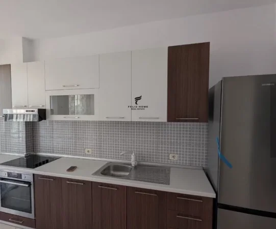 Tirane, jepet me qera apartament 2+1 , 106 m² 550 € (KONGRESI I MANASTIRIT)