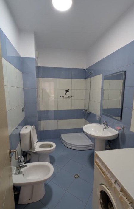 Tirane, jepet me qera apartament 2+1 , 106 m² 550 € (KONGRESI I MANASTIRIT)