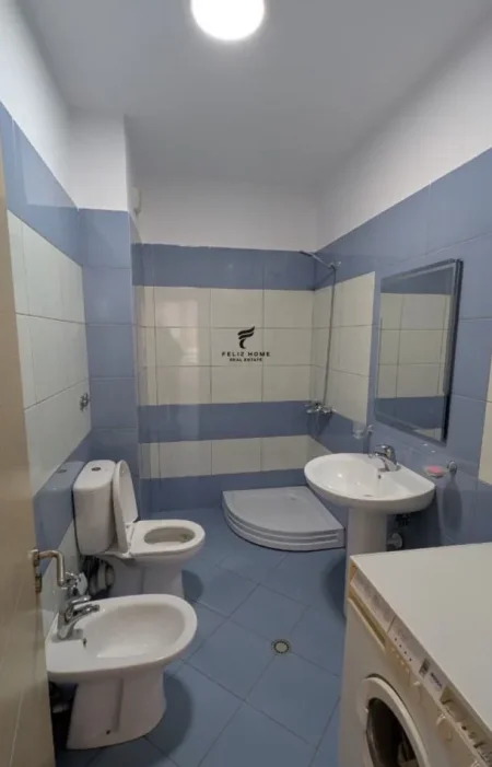 Tirane, jepet me qera apartament 2+1 , 106 m² 550 € (KONGRESI I MANASTIRIT)
