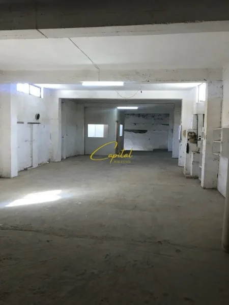 Tirane, jepet me qera magazine Kati 2, 340 m² 800 € (SIRI KODRA)