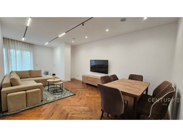 Tirane, jepet me qera apartament 2+1+Ballkon Kati 5, 100 m² 1.500 € (Qender)