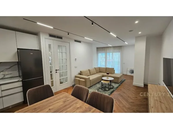 Tirane, jepet me qera apartament 2+1+Ballkon Kati 5, 100 m² 1.500 € (Qender)