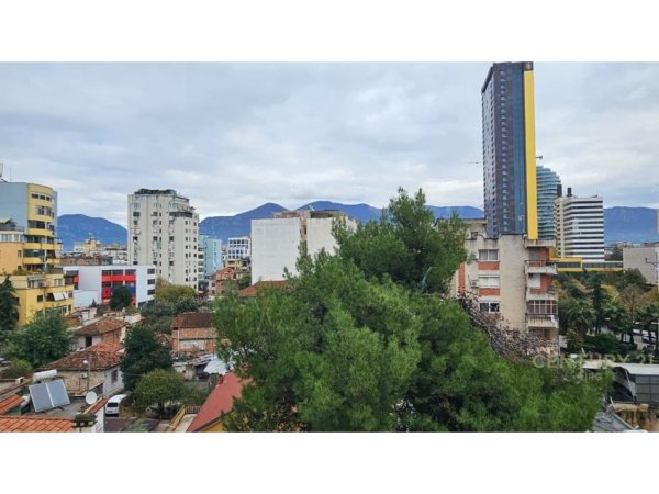 Tirane, jepet me qera apartament 2+1+Ballkon Kati 5, 100 m² 1.500 € (Qender)