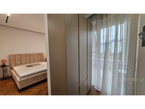 Tirane, jepet me qera apartament 2+1+Ballkon Kati 5, 100 m² 1.500 € (Qender)