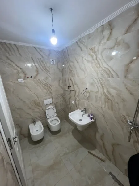 Tirane, jepet me qera apartament 2+1 Kati 2, 90 m² 550 € (ASTIR)