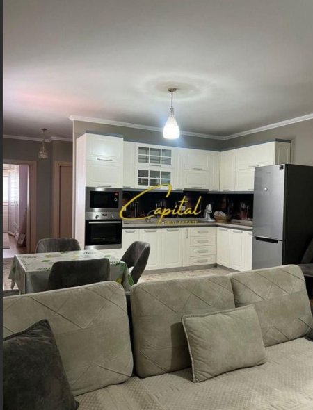 Tirane, jepet me qera apartament 2+1 Kati 8, 105 m² 650 € (DON BOSKO)