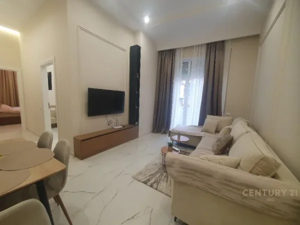 Tirane, jepet me qera apartament 2+1 Kati 2, 80 m² 1.200 € (Donika center)