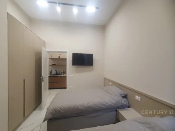 Tirane, jepet me qera apartament 2+1 Kati 2, 80 m² 1.200 € (Donika center)