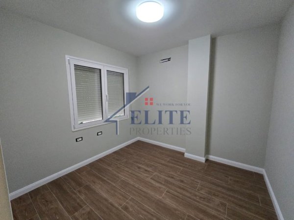 Tirane, jepet me qera apartament 2+1+Ballkon Kati 3, 90 m² 650 € (Rruga Gramoz Pashko)