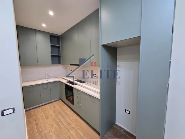 Tirane, jepet me qera apartament 2+1+Ballkon Kati 3, 90 m² 650 € (Rruga Gramoz Pashko)