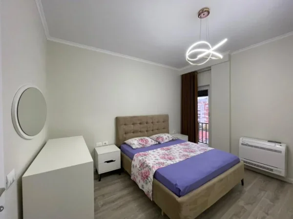 Tirane, jepet me qera apartament 2+1 Kati 5, 80 m² 800 € (Quartum Residence.)