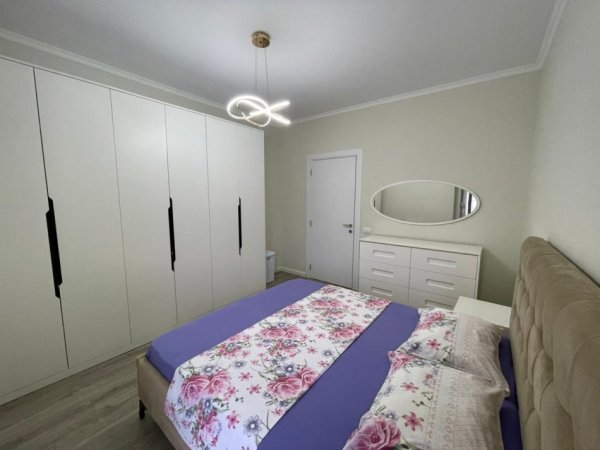 Tirane, jepet me qera apartament 2+1 Kati 5, 80 m² 800 € (Quartum Residence.)