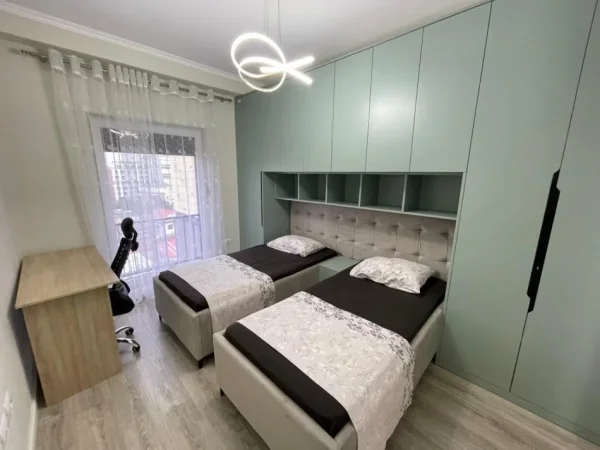 Tirane, jepet me qera apartament 2+1 Kati 5, 80 m² 800 € (Quartum Residence.)