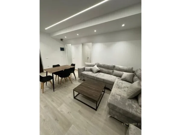 Tirane, jepet me qera apartament 1+1 Kati 1, 55 m² 700 € (Zogu Zi)