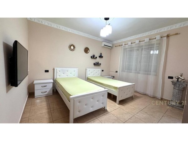 Tirane, jepet me qera apartament 2+1 Kati 1, 86 m² 650 € (Rruga Fortuzi)