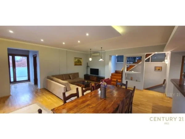 Tirane, jepet me qera apartament 2+1 Kati 6, 199 m² 1.300 € (Qender)