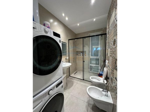 Gjiri Lalezit | Hamallaj, shitet apartament 2+1 Kati 0, 105 m² 415.000 € 