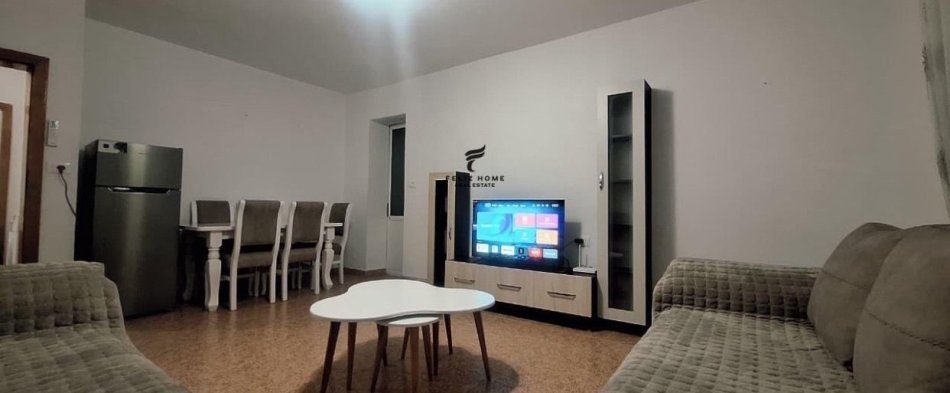 Tirane, jepet me qera apartament 1+1 Kati 4, 60 m² 450 € (ALI DEMI)