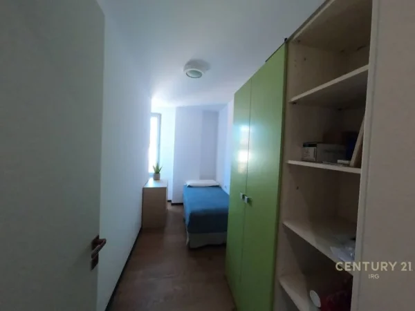 Tirane, jepet me qera apartament 3+1 Kati 4, 134 m² 1.600 € (Stadiumi Dinamo)