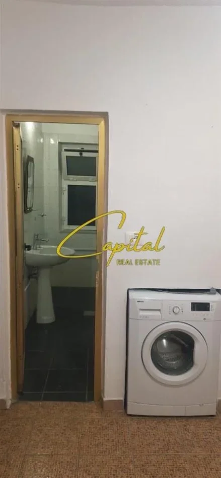 Tirane, jepet me qera apartament 1+1 Kati 4, 55 m² 450 € (ALI DEMI)